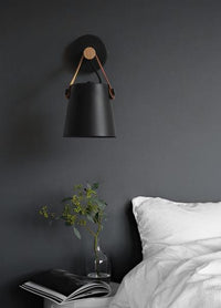Hölzerne Wandlampe im skandinavischen Design - Waagemann