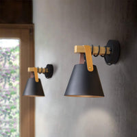 Hölzerne Wandlampe im skandinavischen Design - Waagemann