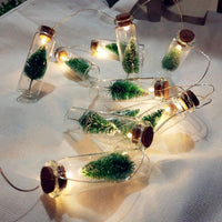 Zauberhafte Miniatur Tannenbaum & Schneekügelchen LED Lichterkette - Waagemann